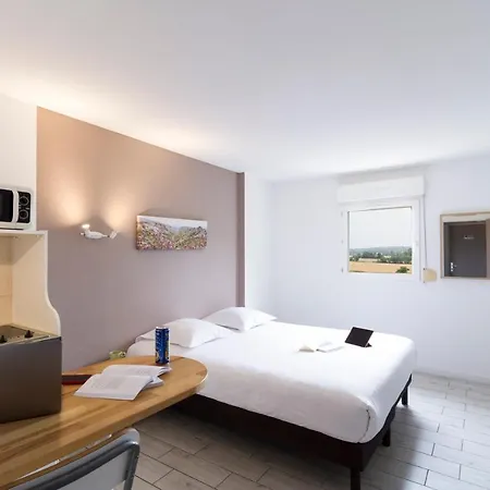 Garden & Aix En Provence - Puyricard 3*